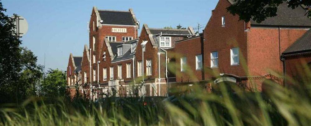 Hogs Back Hotel & Spa Nr Farnham Фарнем Экстерьер фото