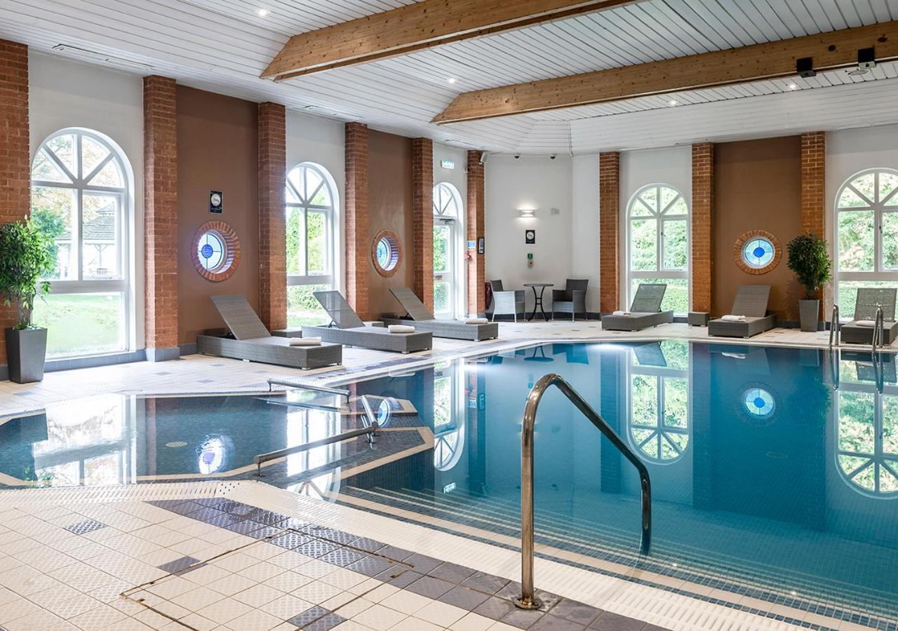 Hogs Back Hotel & Spa Nr Farnham Фарнем Экстерьер фото