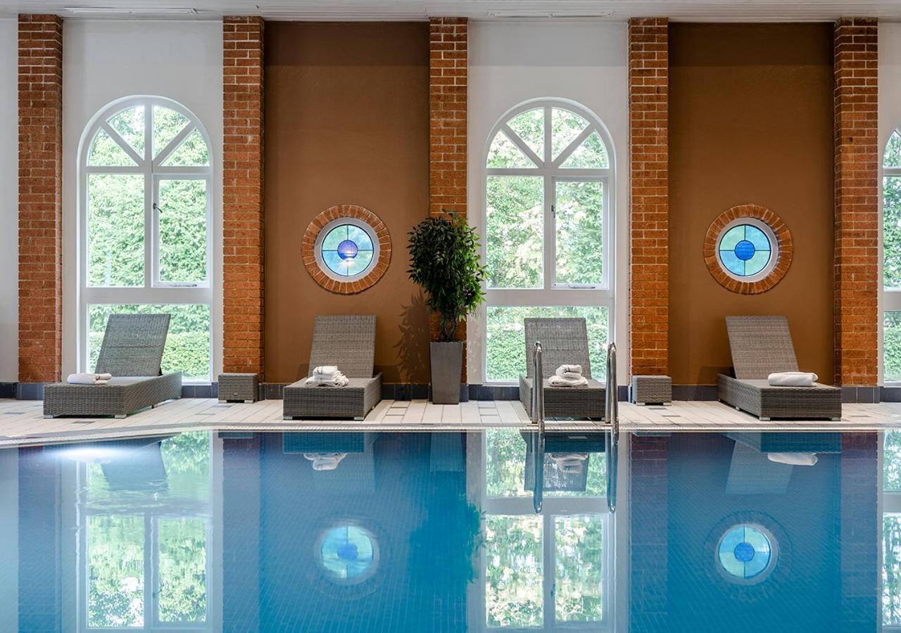 Hogs Back Hotel & Spa Nr Farnham Фарнем Экстерьер фото