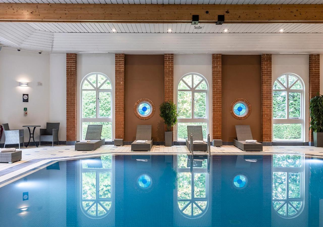 Hogs Back Hotel & Spa Nr Farnham Фарнем Экстерьер фото