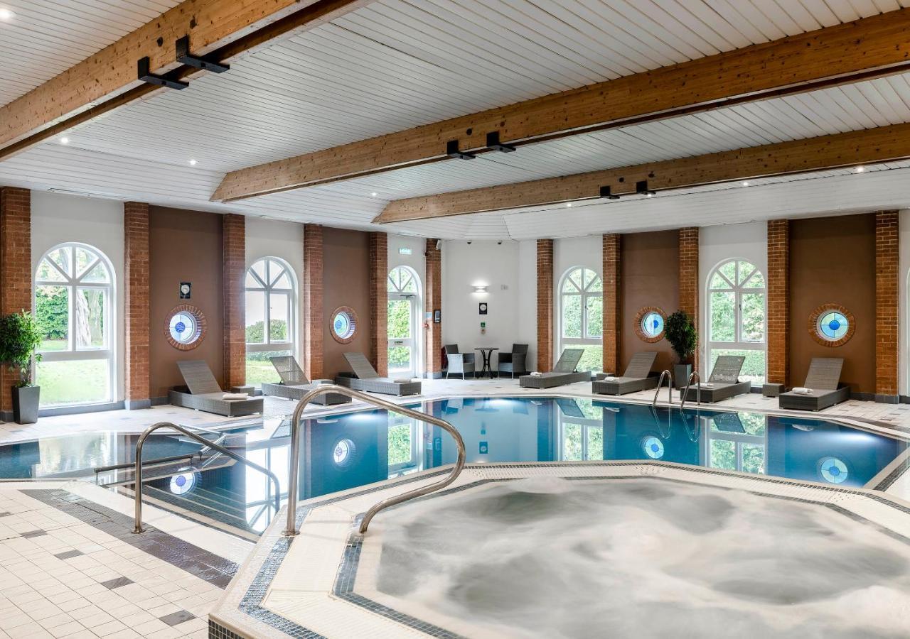 Hogs Back Hotel & Spa Nr Farnham Фарнем Экстерьер фото