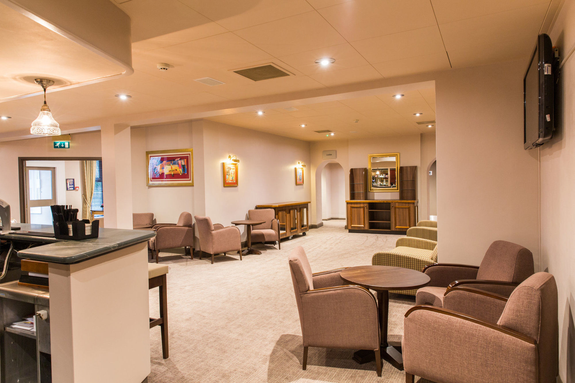 Hogs Back Hotel & Spa Nr Farnham Фарнем Удобства фото