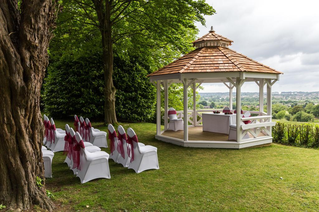 Hogs Back Hotel & Spa Nr Farnham Фарнем Экстерьер фото